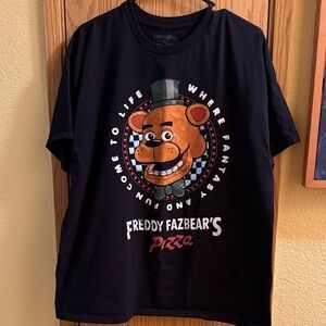 Five nights at Freddy’s black unisex Tshirt XL.